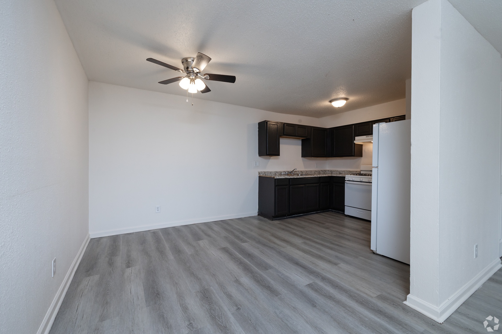 Windham Chase Apartments dining area in Saint Louis, MO