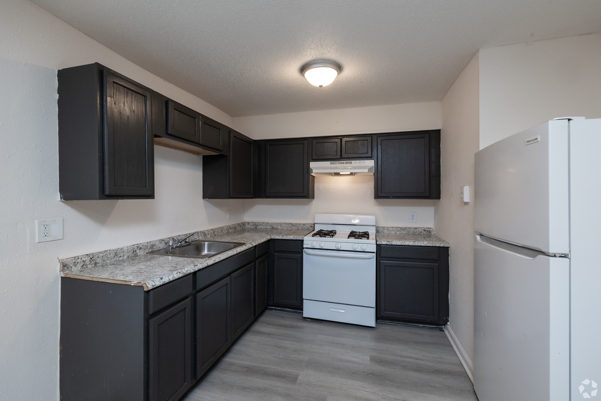 Windham Chase Apartments kitchen in Saint Louis, MO